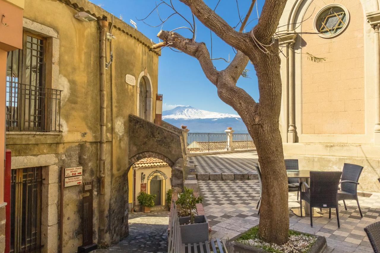 Searoom Naxos Giardini Naxos Exterior photo